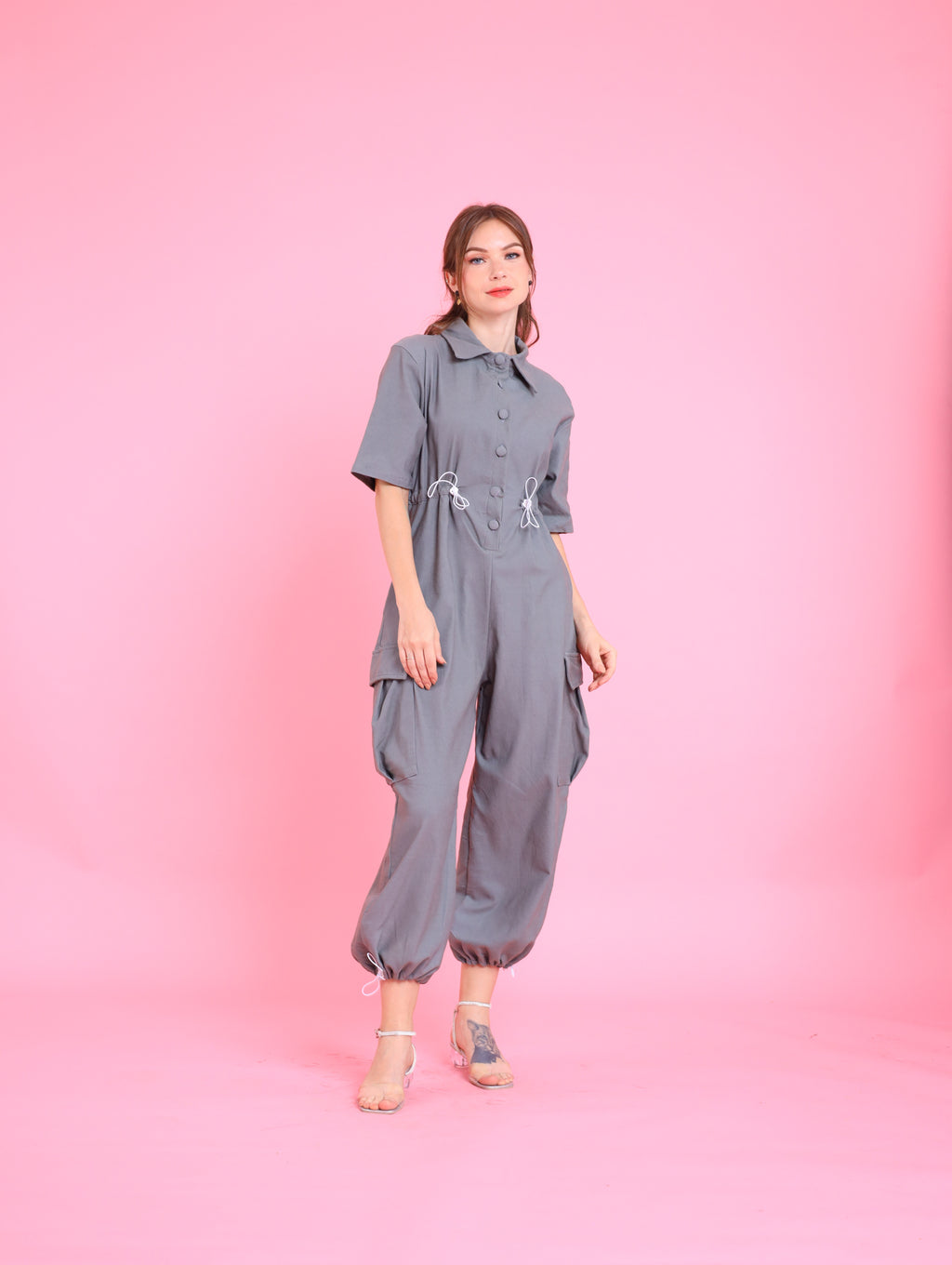 Gray: Clara