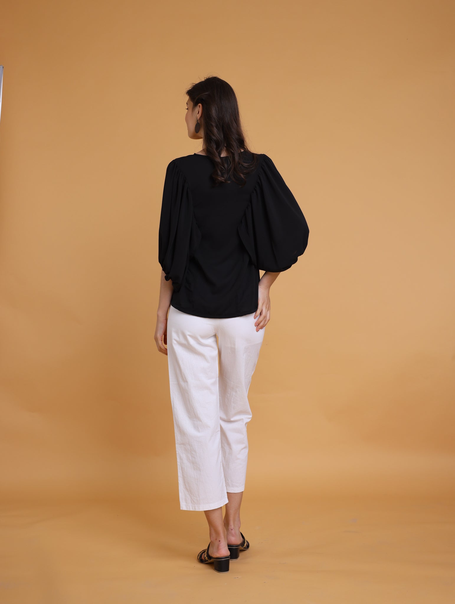 Black: El