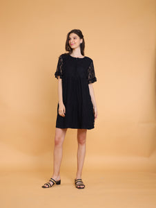 Black: Que
