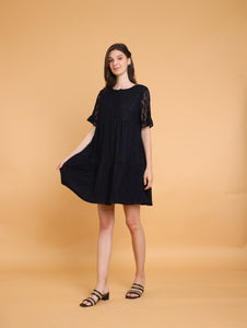 Black: Que