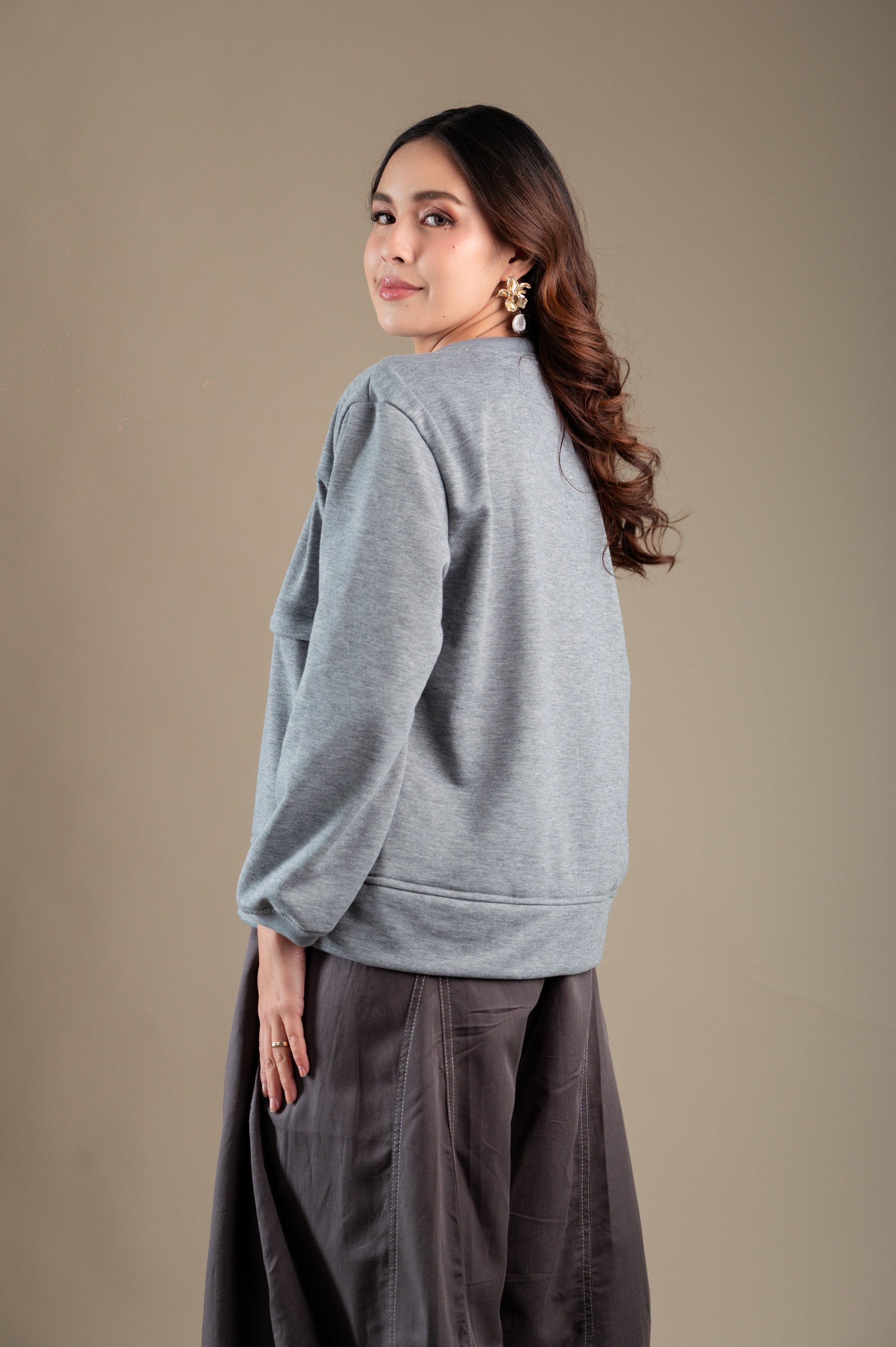 Basic Part 2: Jelai Longsleeves Sweatshirt