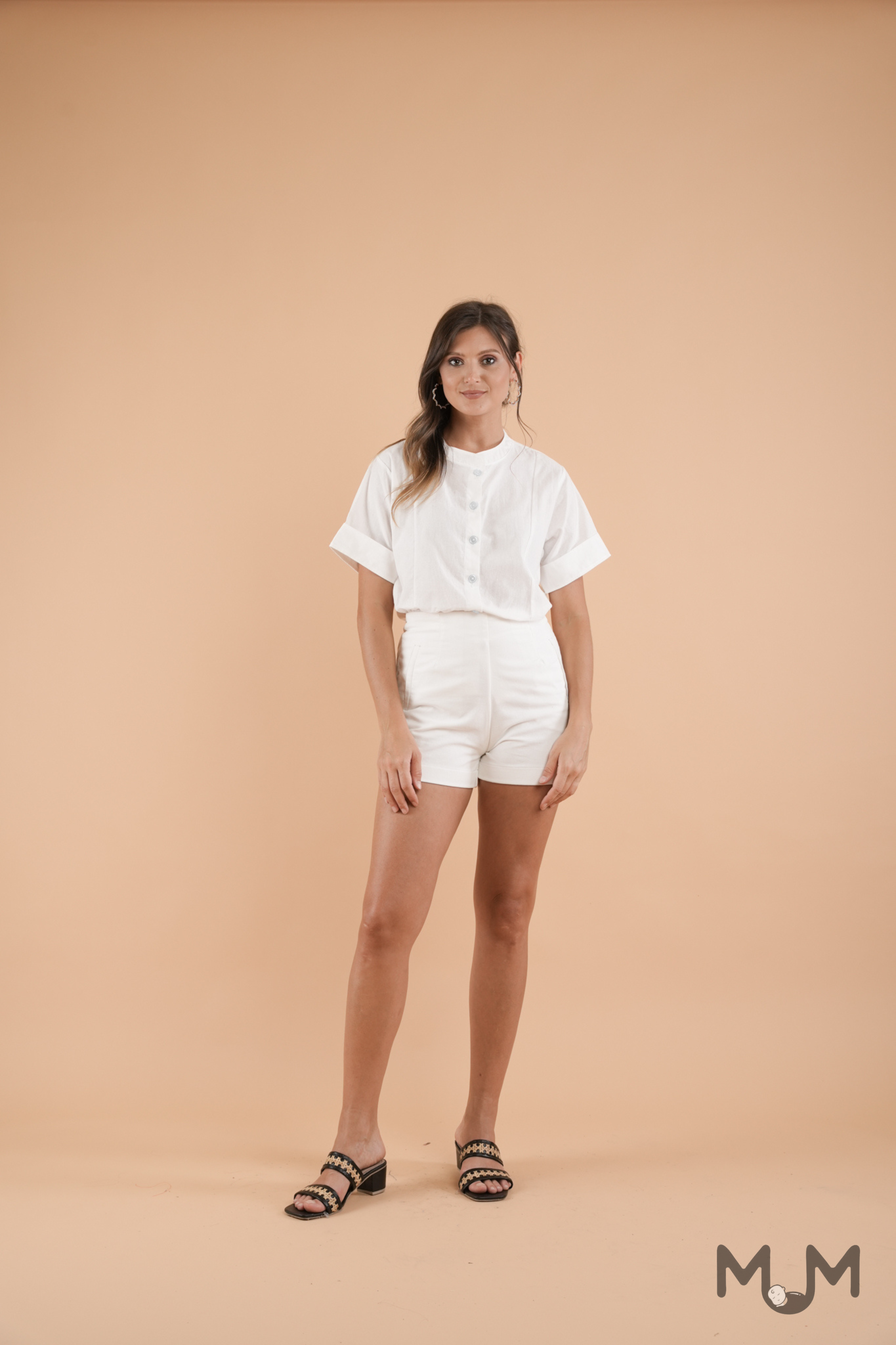 Bottoms: Novia Tummy-Tucking High-waist Shorts