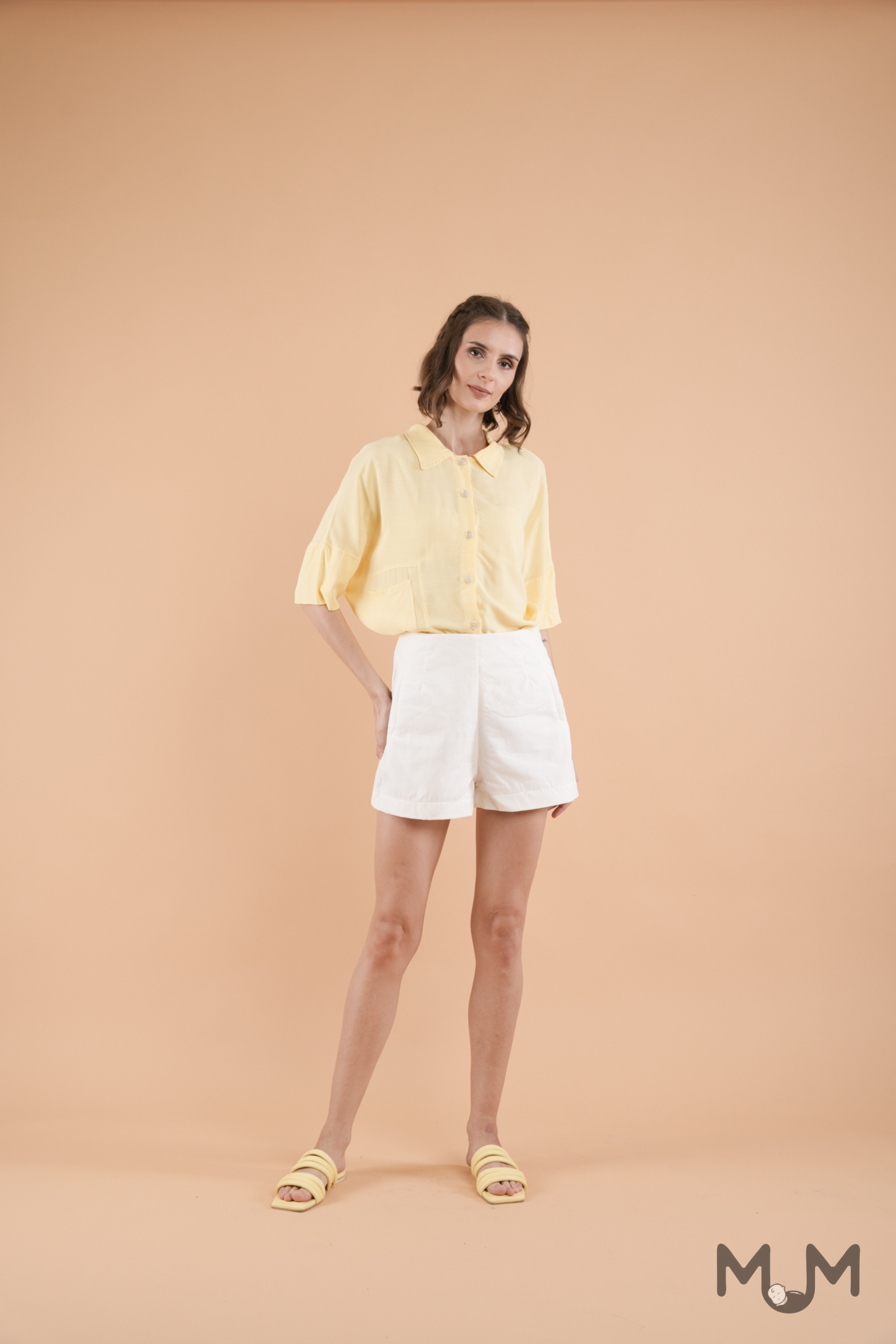 Bottoms: Novia Tummy-Tucking High-waist Shorts