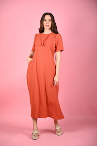 Femme 2: Paris
