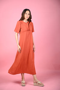 Femme 2: Paris