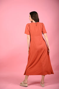 Femme 2: Paris