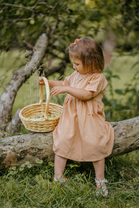 Lille Venn 4: Brick Dress