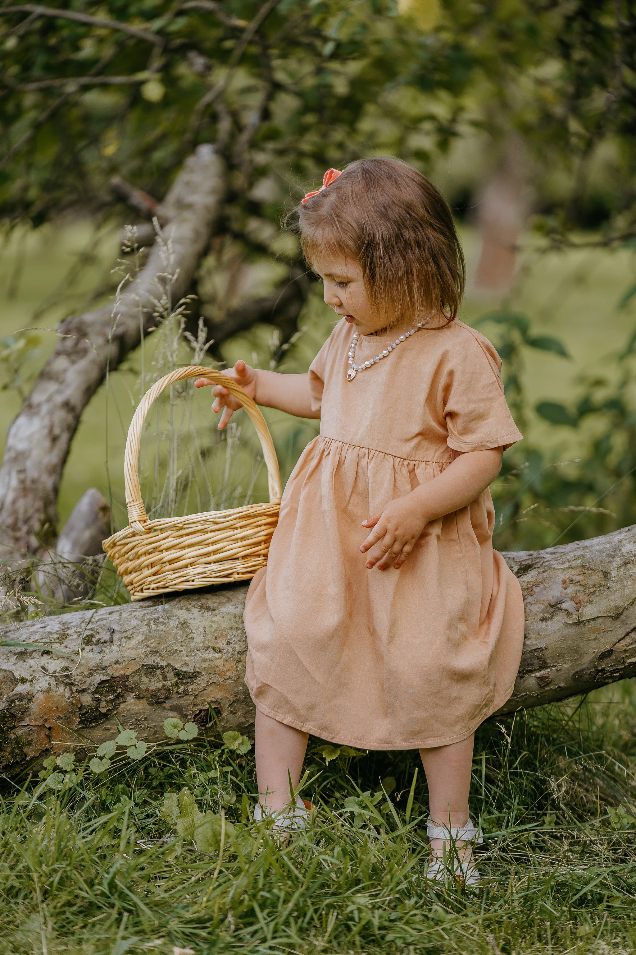 Lille Venn 4: Brick Dress