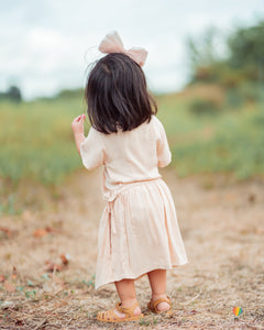 Lille Venn 01: Habi Linen-Blend Surplice Dress