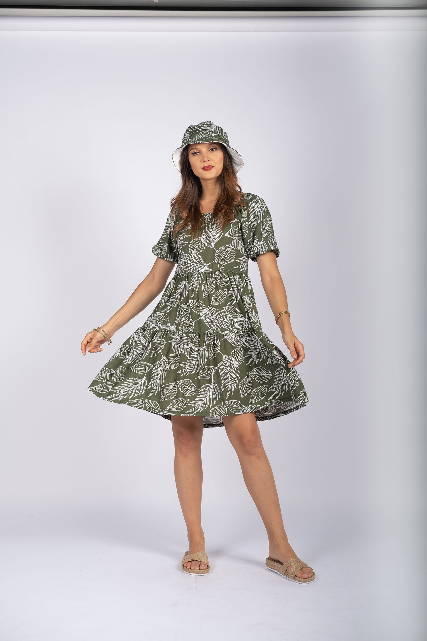 Resorts: Reversible Bucket Hat
