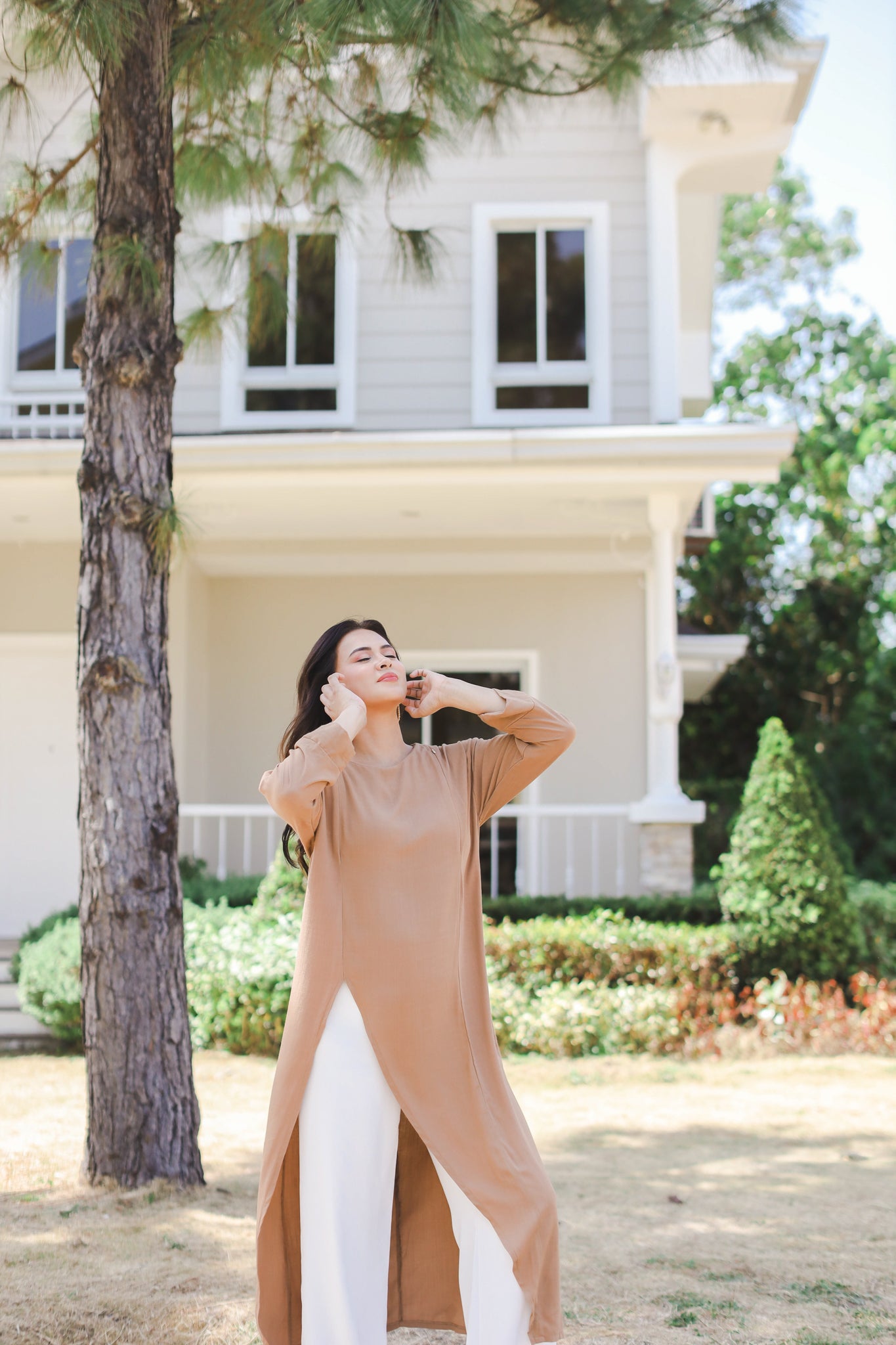 MUM x LQA 3: Jade Long Top with Slit