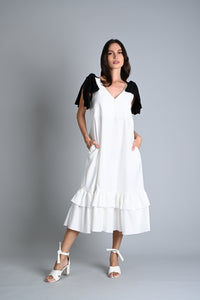 Black and White: Elvera