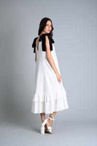 Black and White: Elvera