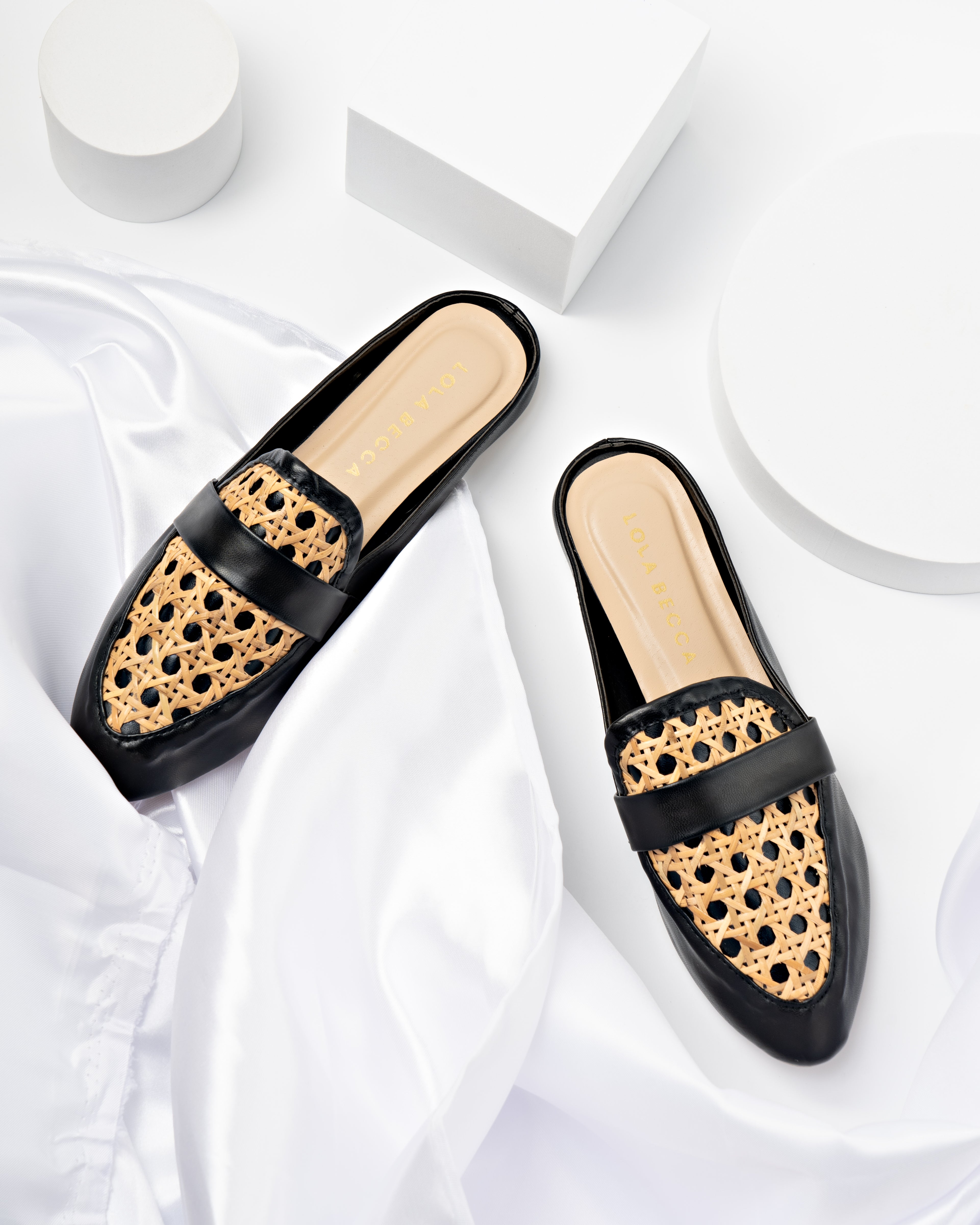 Lola Becca 06: Estancia Mules
