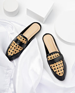Lola Becca 06: Estancia Mules